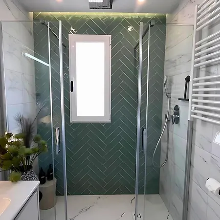 Charming Flat 500 Metres From The Beaches