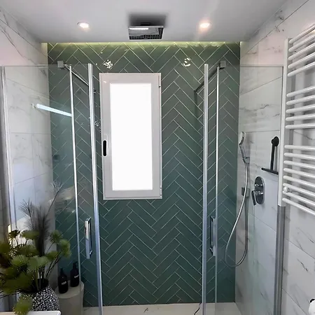 Charming Flat 500 Metres From The Beaches شقة *