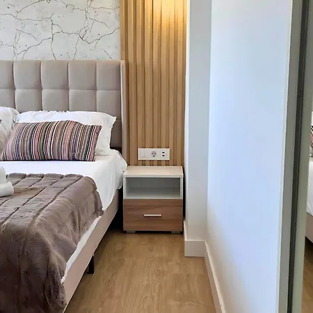 Charming Flat 500 Metres From The Beaches سانتا بولا