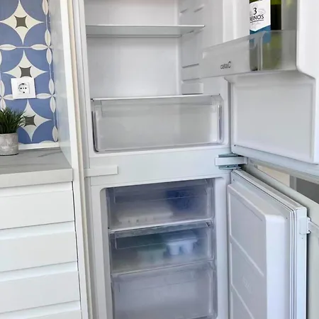 Charming Flat 500 Metres From The Beaches شقة